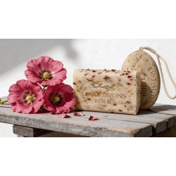 Savon artisanal à la rose trémière