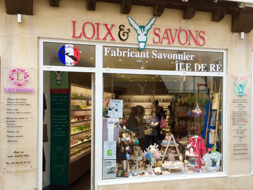 devanture du magasin loix et savons a saint martin de re
