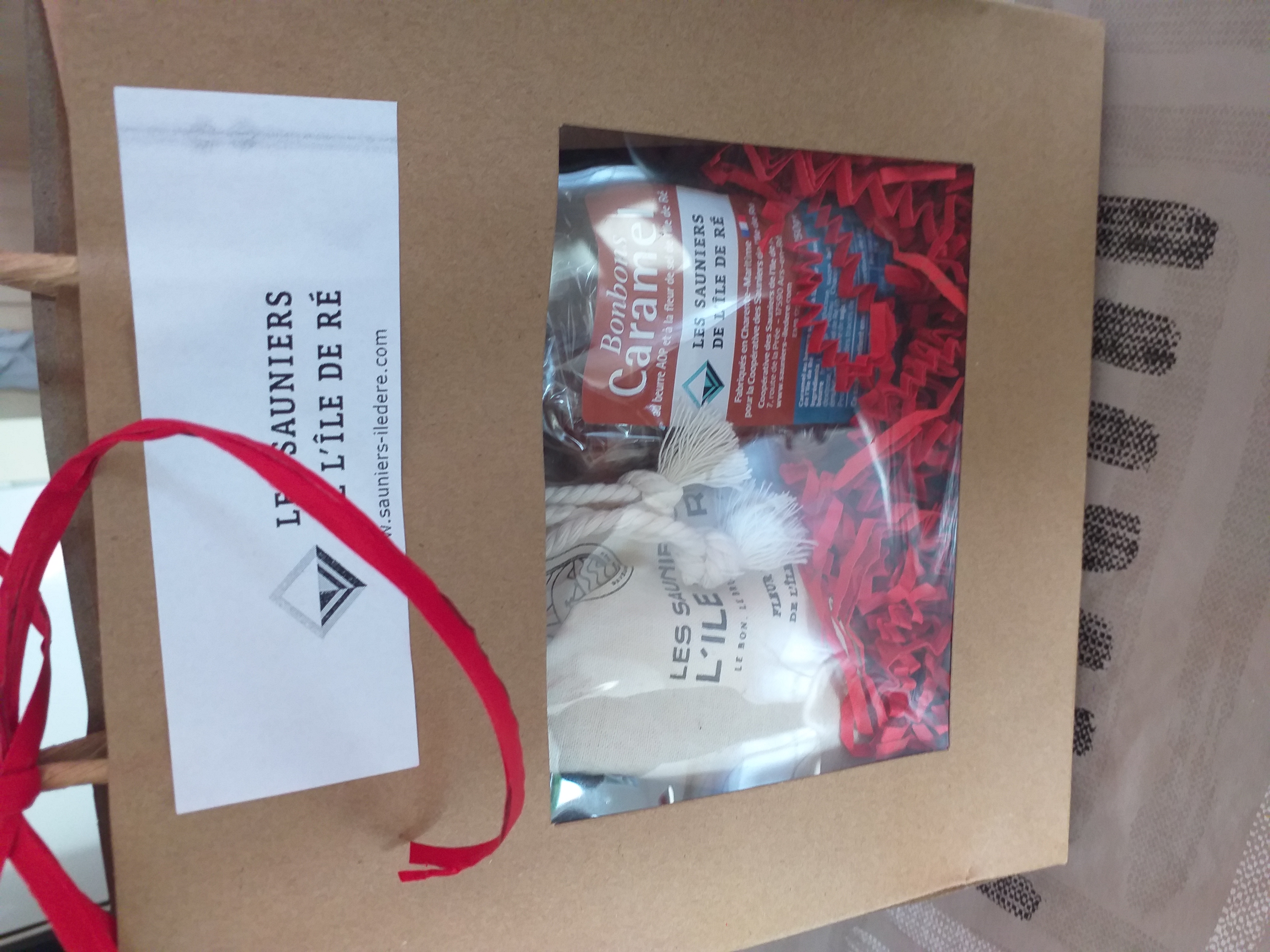 lot gagnant caramels a la fleur de sel et sachet de fleur de sel ile de re
